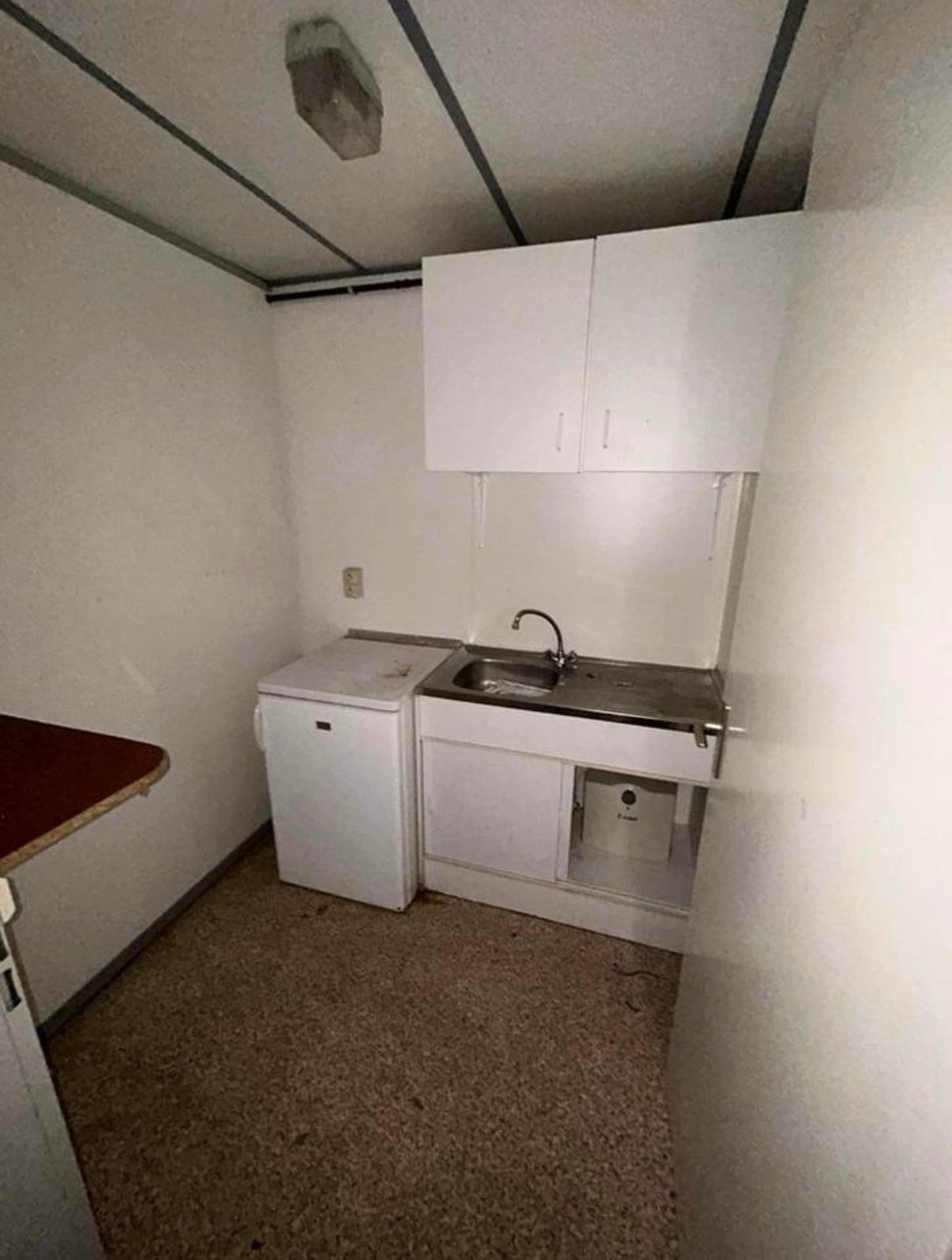 Sanitair container / keet