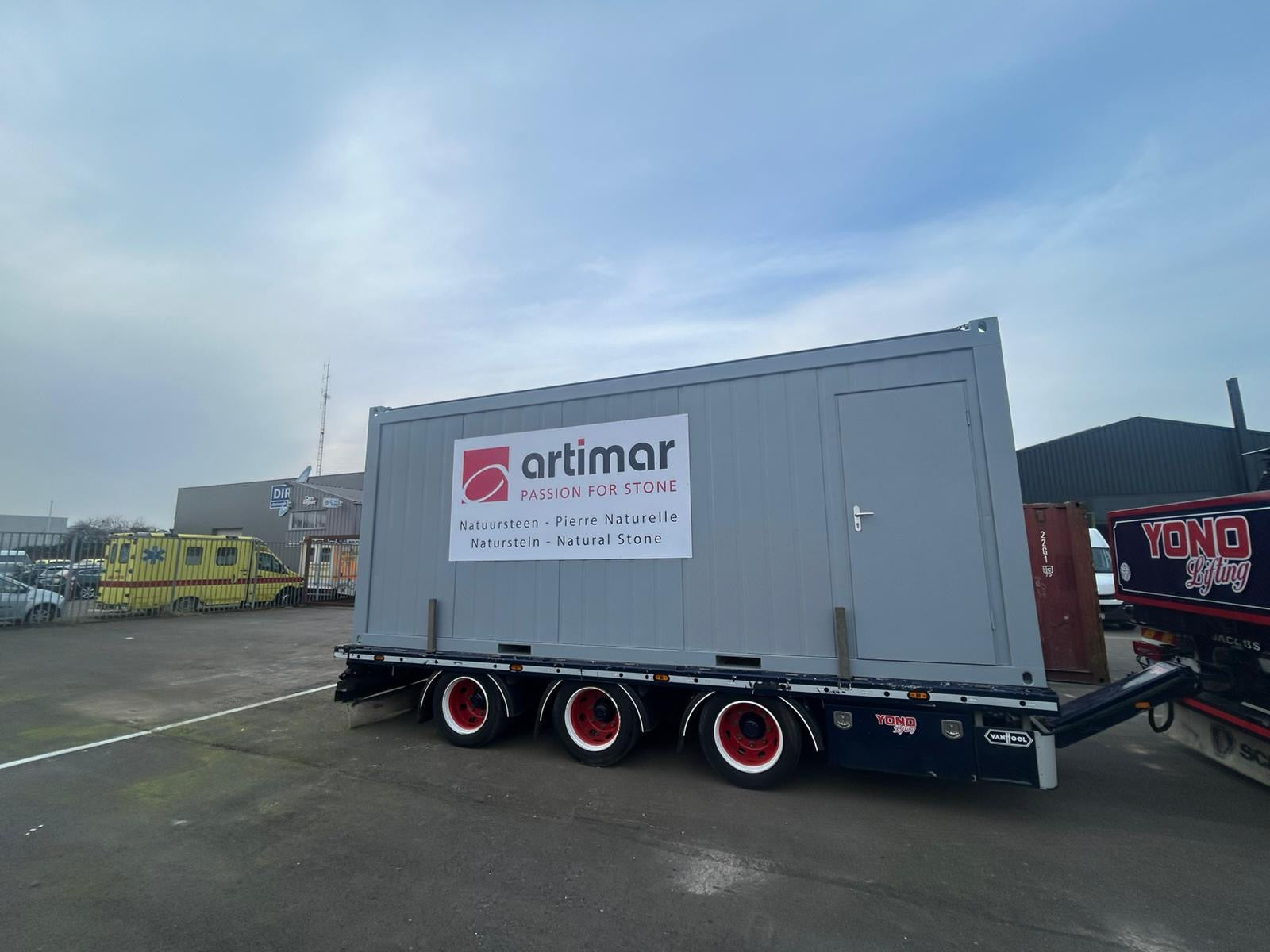 Bureelcontainer met apart toilet en kleine keukenblok