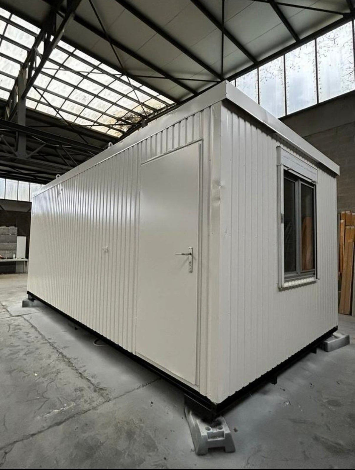 Sanitair container / keet