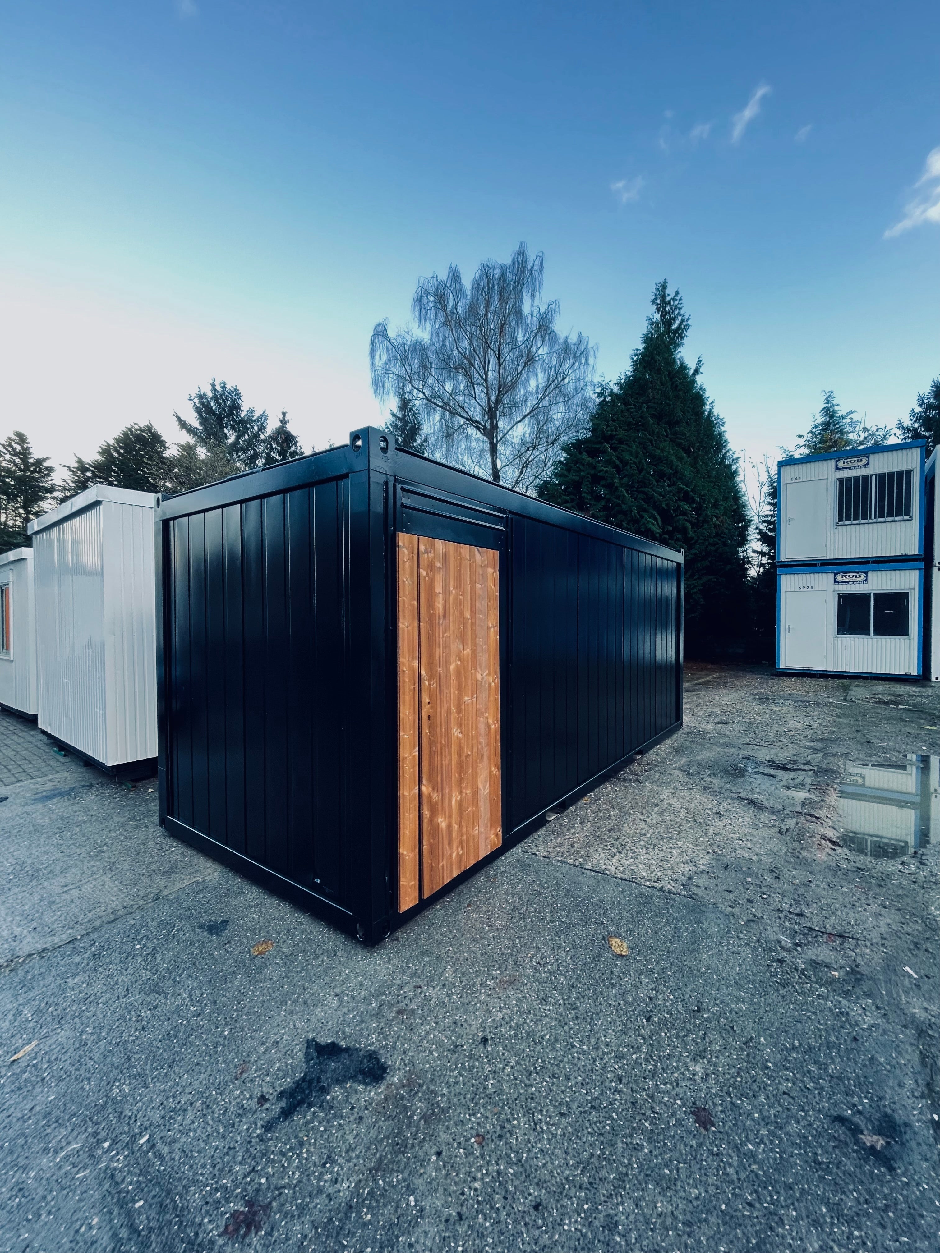 Sanitaire unit en aparte  keukenblok