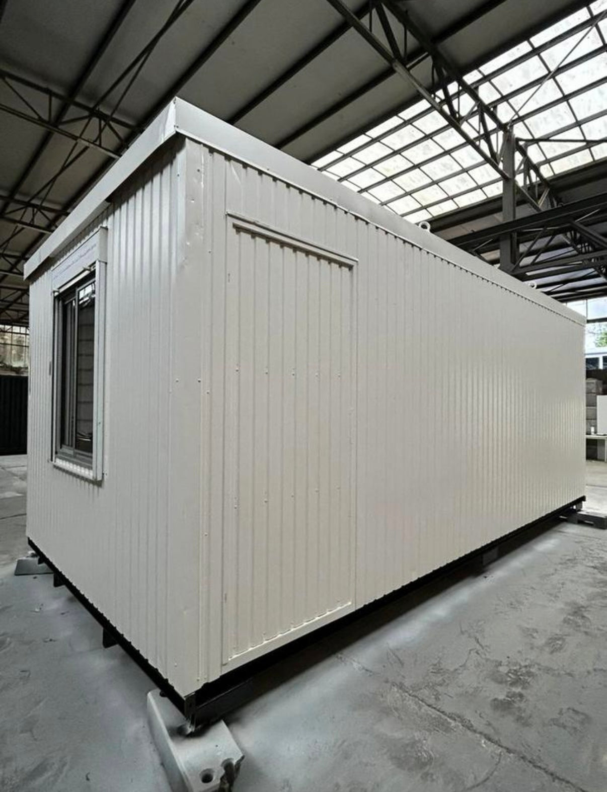 Sanitair container / keet